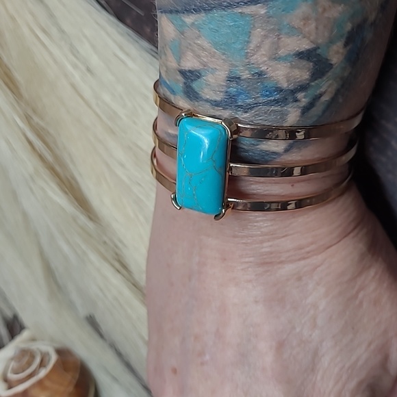 PAPARAZZI ROSE GOLD TONE TURQUOISE CUFF BRACELET - Picture 7 of 10